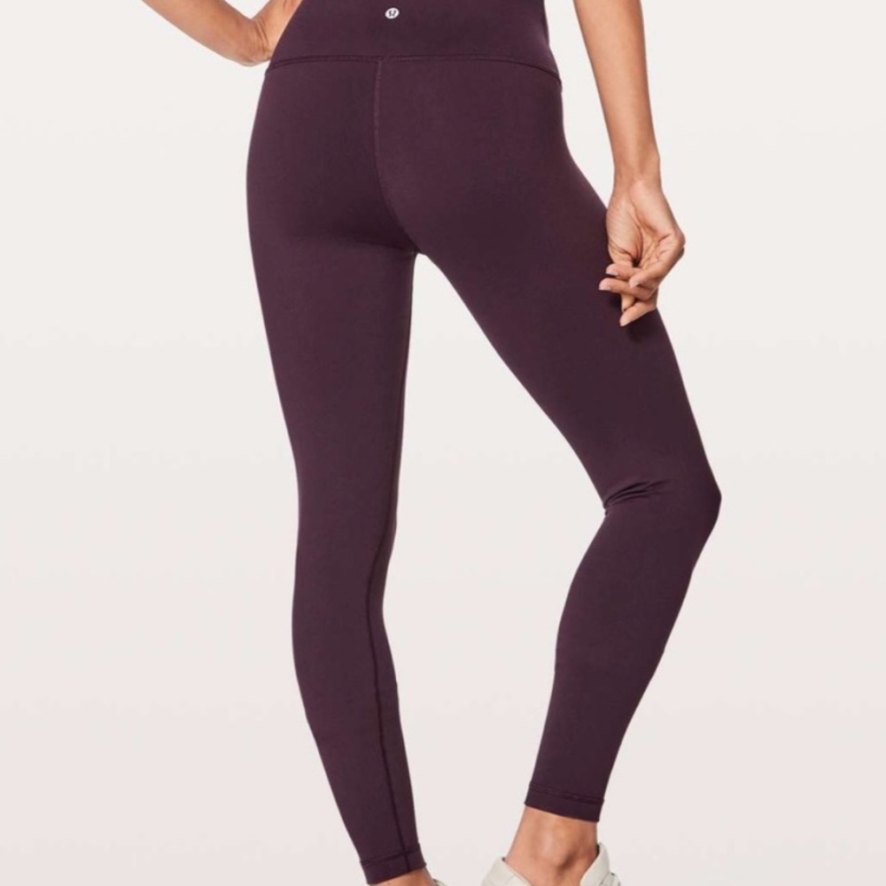 Lululemon Wunder Under Leggings in purple/berry, Size 4